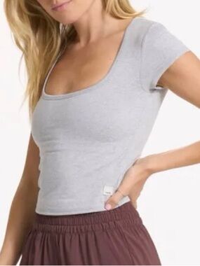 Vuori Halo Crop Top Pale Grey Built In Bra DreamKnit - Approx. XS No Tag